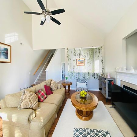 Spacious Room With Shared Bathroom ローリー エクステリア 写真