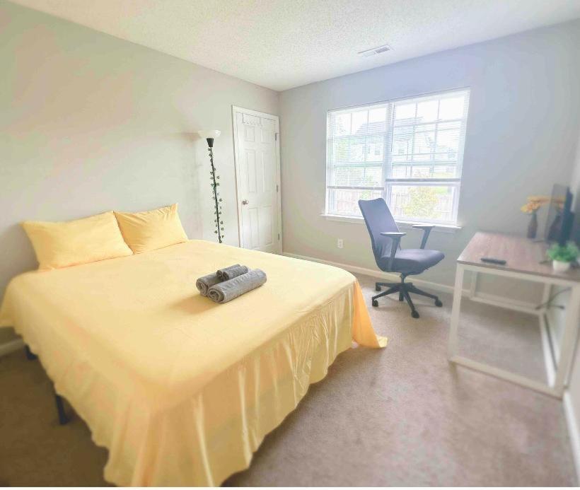 Spacious Room With Shared Bathroom ローリー エクステリア 写真