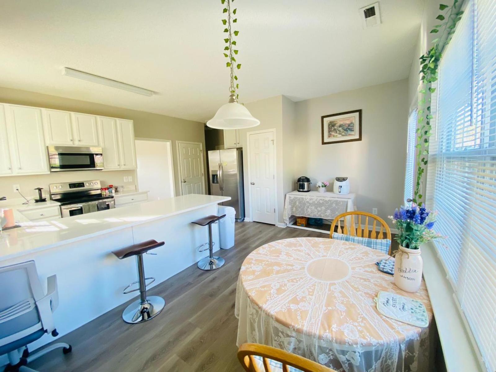 Spacious Room With Shared Bathroom ローリー エクステリア 写真